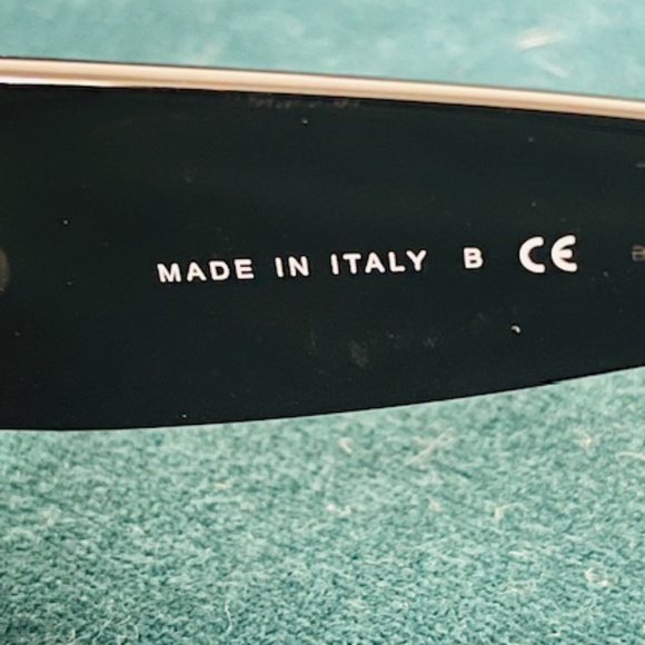 CHANEL SUNGLASSES MUTED GOLD AND BLACK WITH TWEED TEXTURE CC LOGOS - Picture 8 of 10